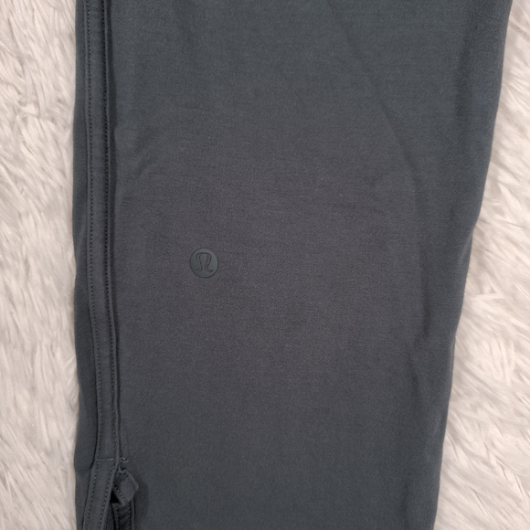 lululemon athletica Women's Every Moment Pant Size 6 - Picture 9 of 11